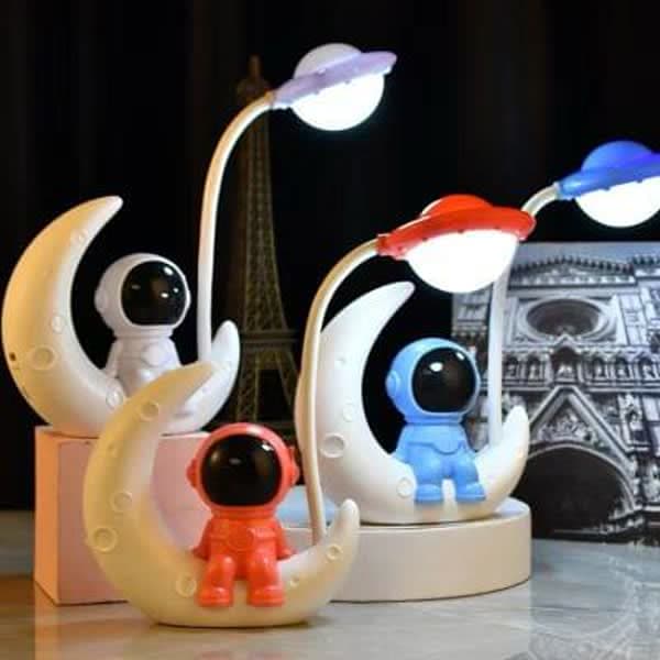 Space moon lamp - Wholesale Toys & Return Gifts India